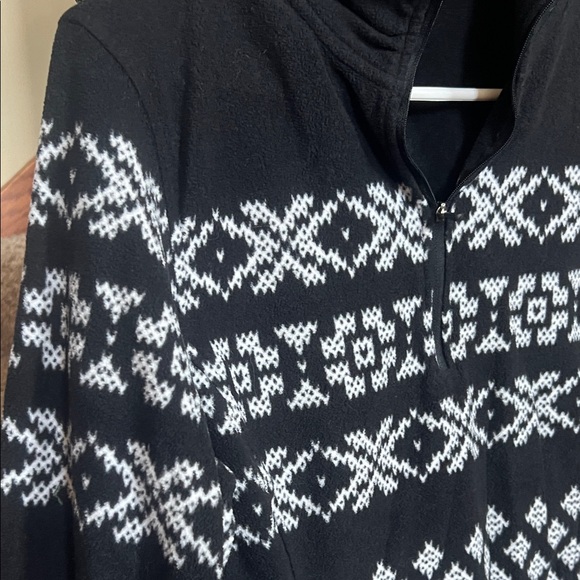 Land’s End Black and White fleece quarter zip - Picture 6 of 7